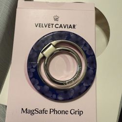 Velvet Caviar Case With Ring 