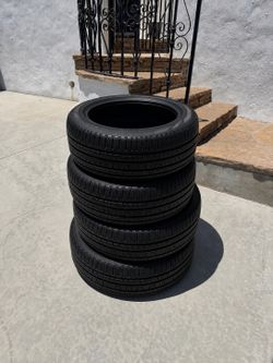 Pirelli Scorpion Verde All Season tires - 285/45 R22
