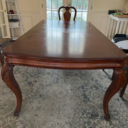 Dining Table and 6 Chairs
