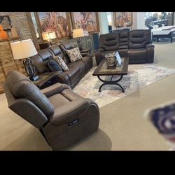 Nice/Comfy /Recliner …living Room