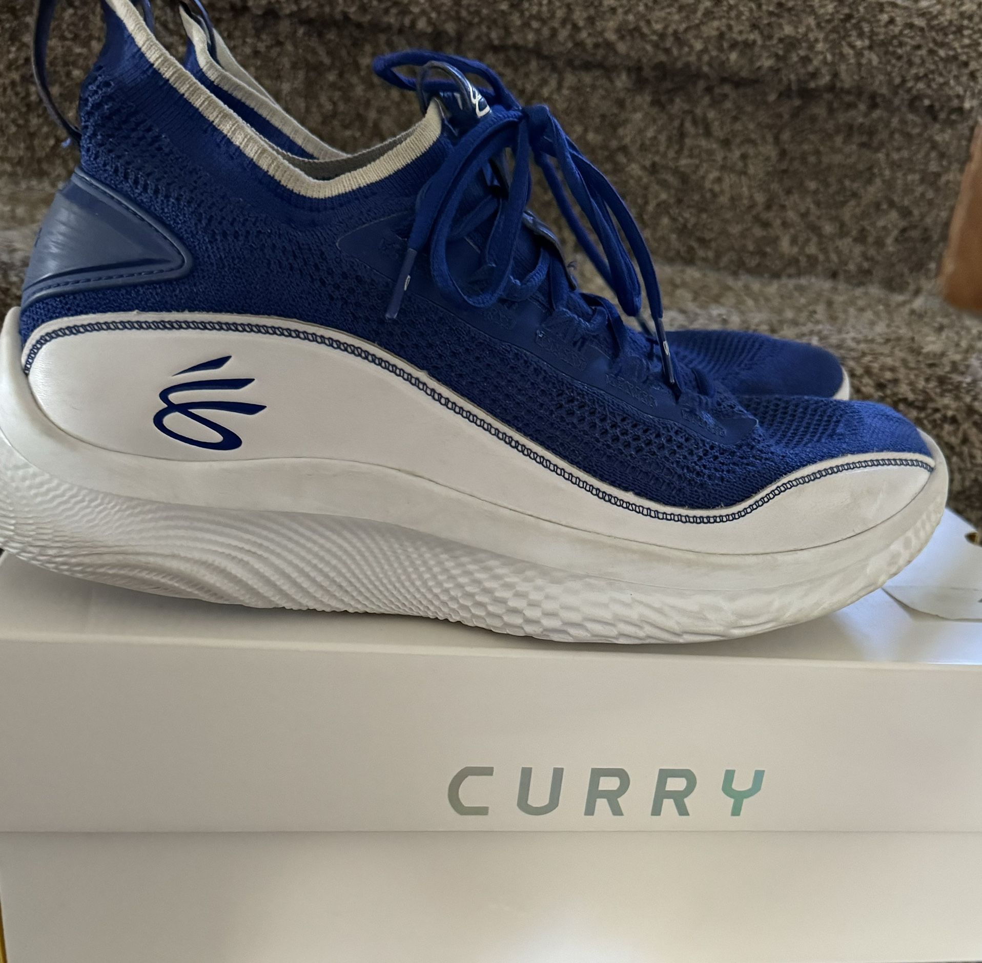 Curry basketball MEN Shoe Size 11.5