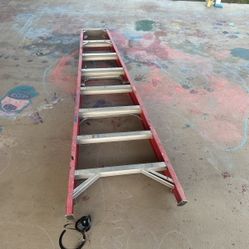 8 Ft Fiberglass Ladder