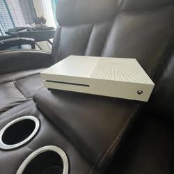 Xbox One console