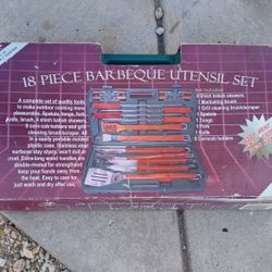 18 Piece Barbecue Utensil Set