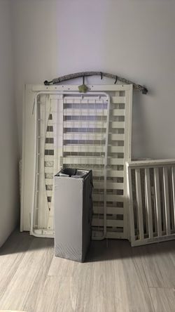 Crib and playpen