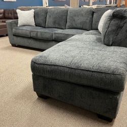 Altari Slate Full Sleeper Sectional Sofa w/ RAF Chaise