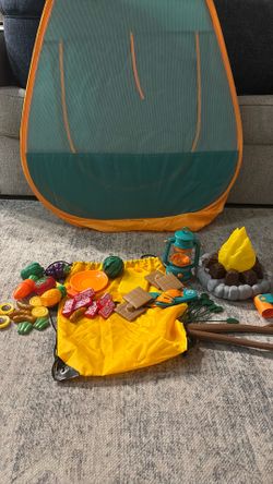 Camp toys with pop up tent