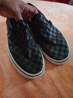 Men black vans