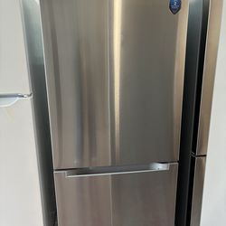 NEW SCRATCH & DENT 30" Refrigerator Bottom Freezer 18.7cu.ft