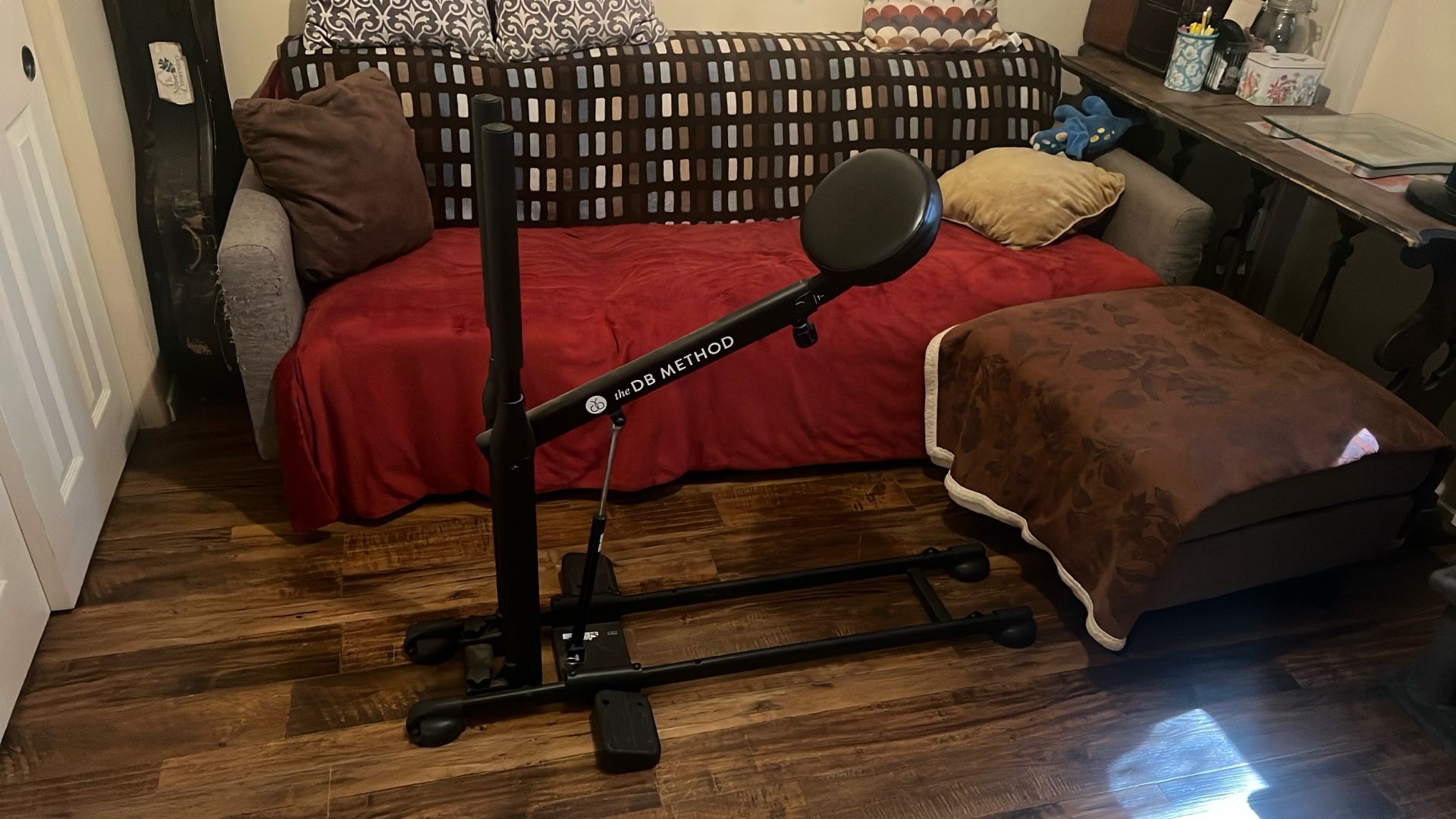DB Method Squat Machine