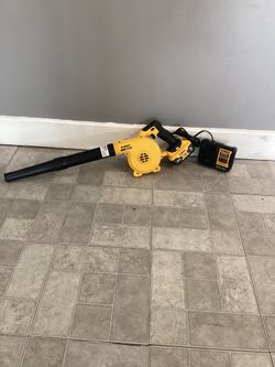 Dewalt DCE100 Cordless Blower With Battery And Charger 