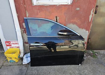 Nissan Maxima Door