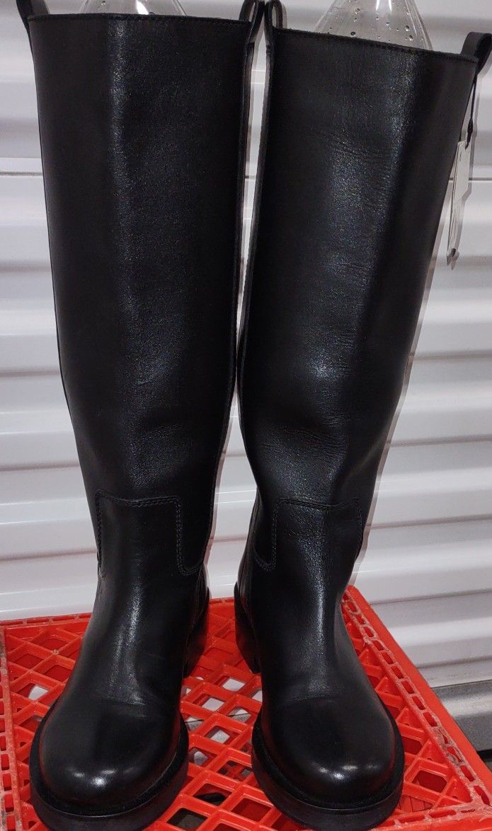 Black Leather Boots (Size 7 1/2)