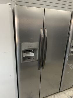 Frigidaire side by side in stainless steel