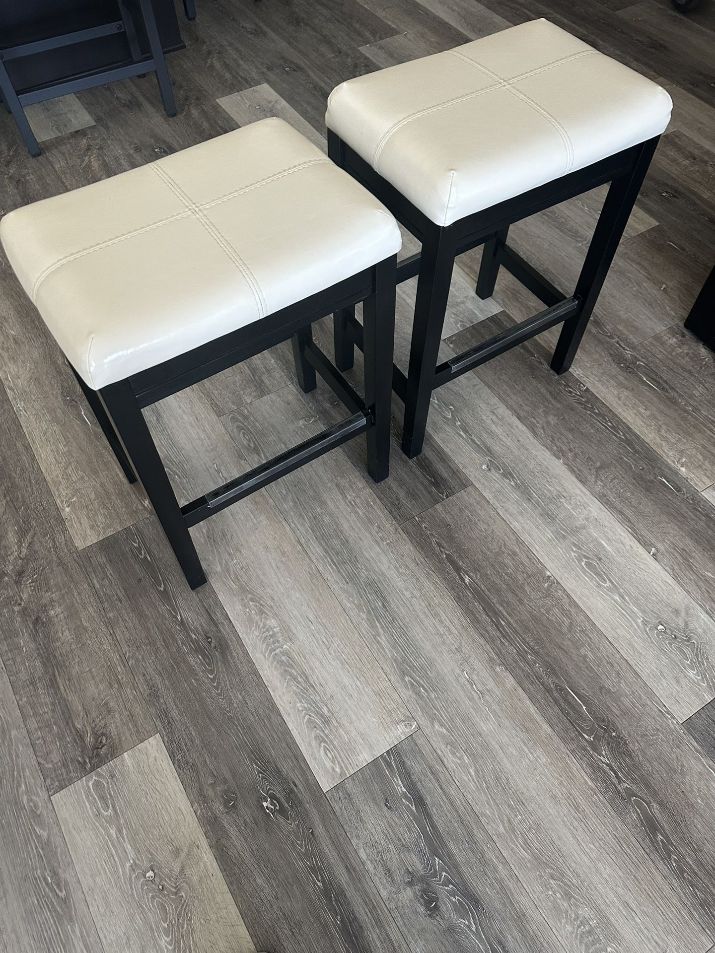 2 counter 26” Stools $30