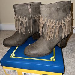 Booties/Heels Taupe