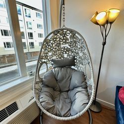 Stylish Hanging Egg Chair – Guests Will Love It 🎄✨