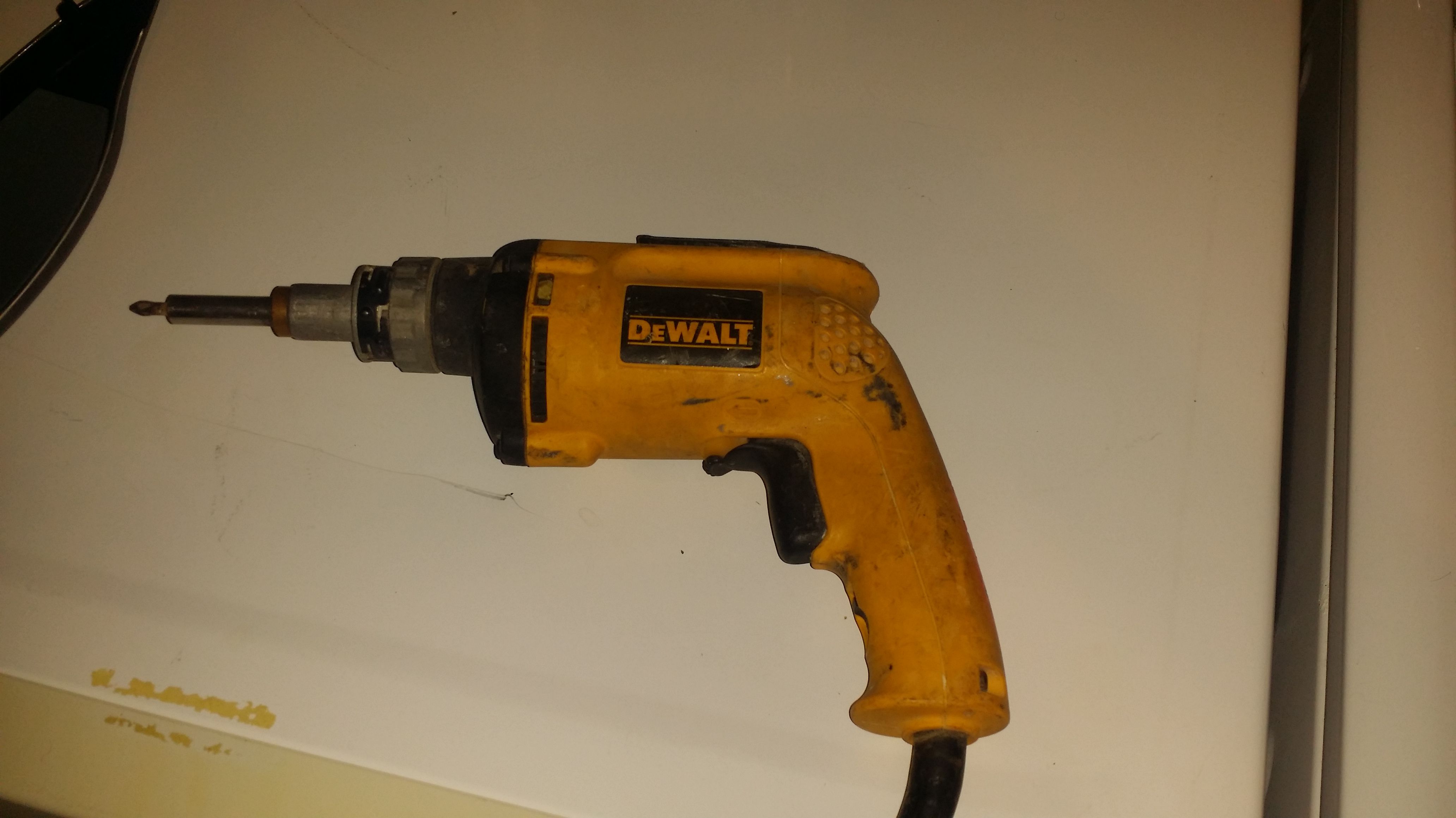 Drywall screw gun