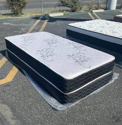 Set Twin Size Mattress And Box Spring