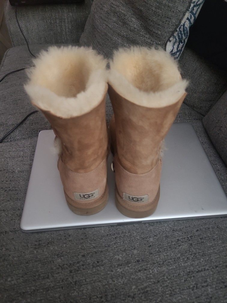 Uggs Size 6 