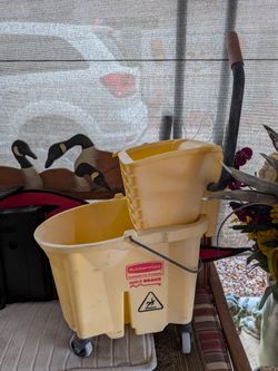 Mop bucket & wringer