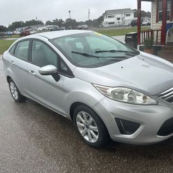 2013 Ford Fiesta