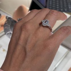 Oval-Cut Natural Aquamarine & Diamond Ring