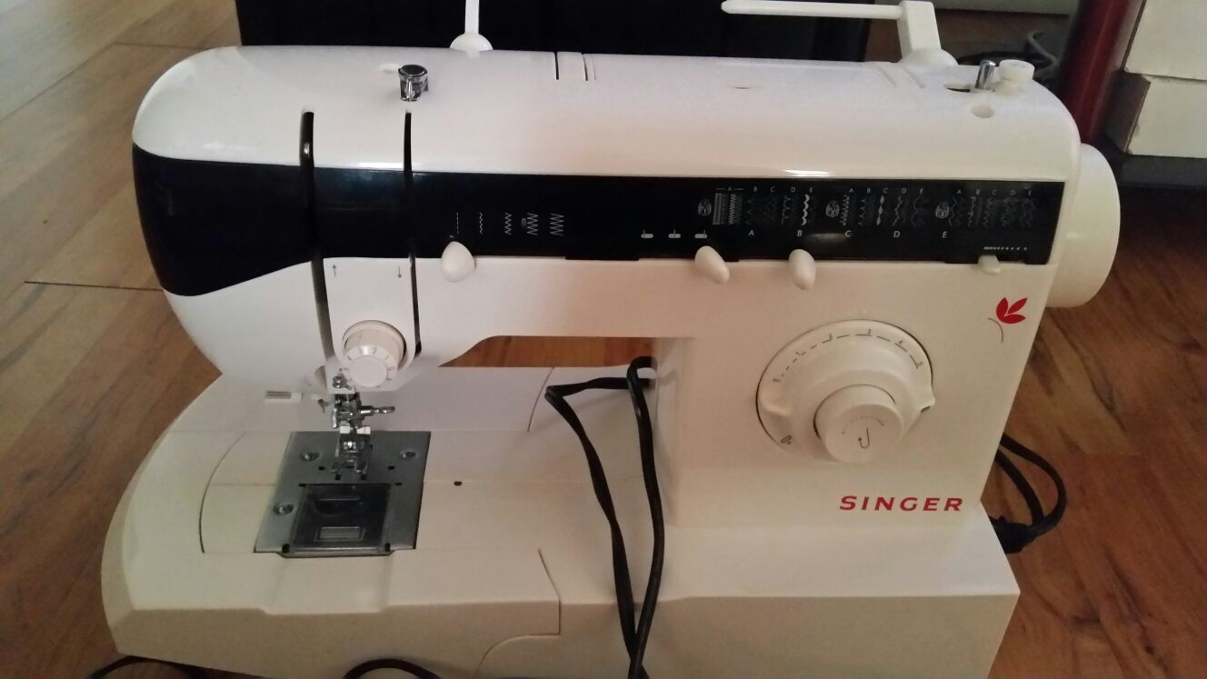Singer 2732 60-Stitch-Function Sewing Machine