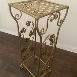Metal Stand Decor