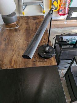 Desk lamp