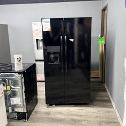 🔥FRIGIDAIRE BLACK SIDE BY SIDE REFRIGERATOR WITH ICE MAKER AND WATER DISPENSER🔥