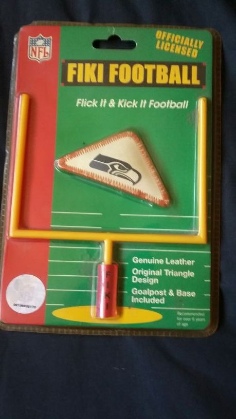 Fiki football game... ( finger football) SEATTLE SEAHAWKS 2006 NEVER OPENEF