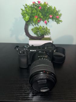 Sony alpha 6400 camera with accesories