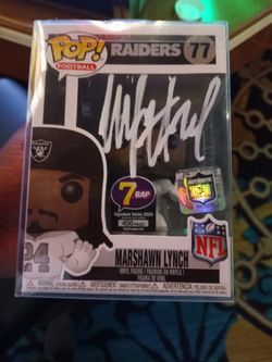 OAKLAND RAIDERS "AUTOGRAPHED" MARSHAWN LYNCH LIMITED EDITION FUNKO POP ONLY 450 HAVE BEEN AUTOGRAPHED