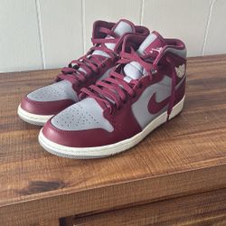 Jordan 1 Mid Cherrywood