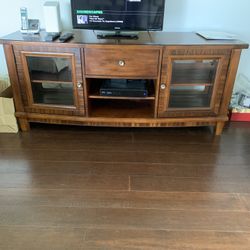 TV Stand, Selling Quick Will Deliver If Needed!!