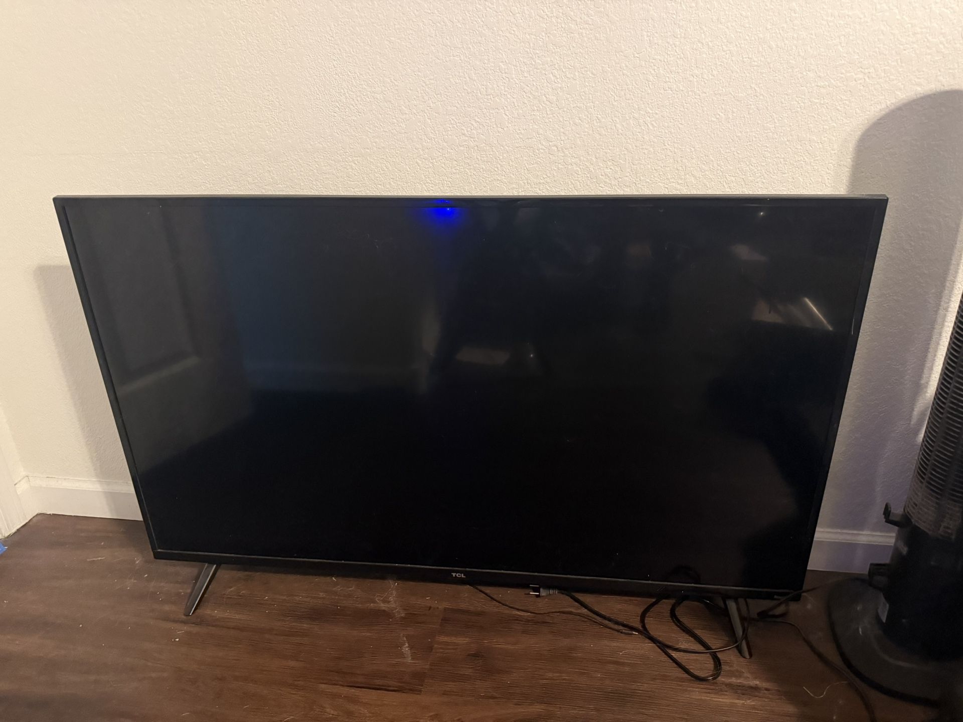 50” TCL Roku Tv. 