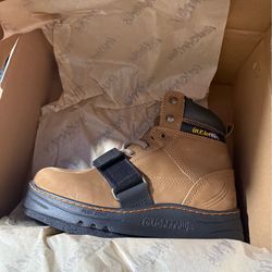 Cougar paws roofing boots