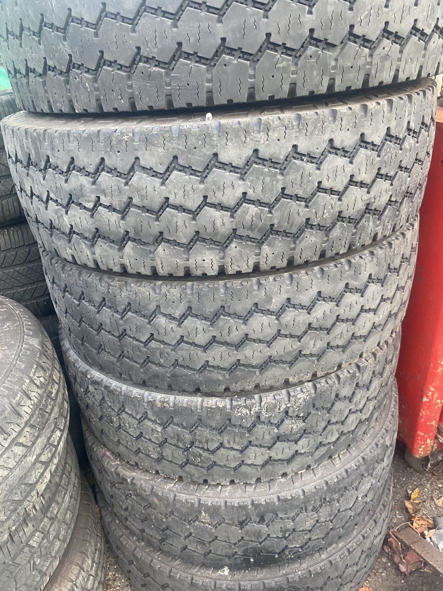 225/70/19.5 Toyo Tires
