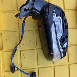 2017 Infiniti q60 LH Side mirror