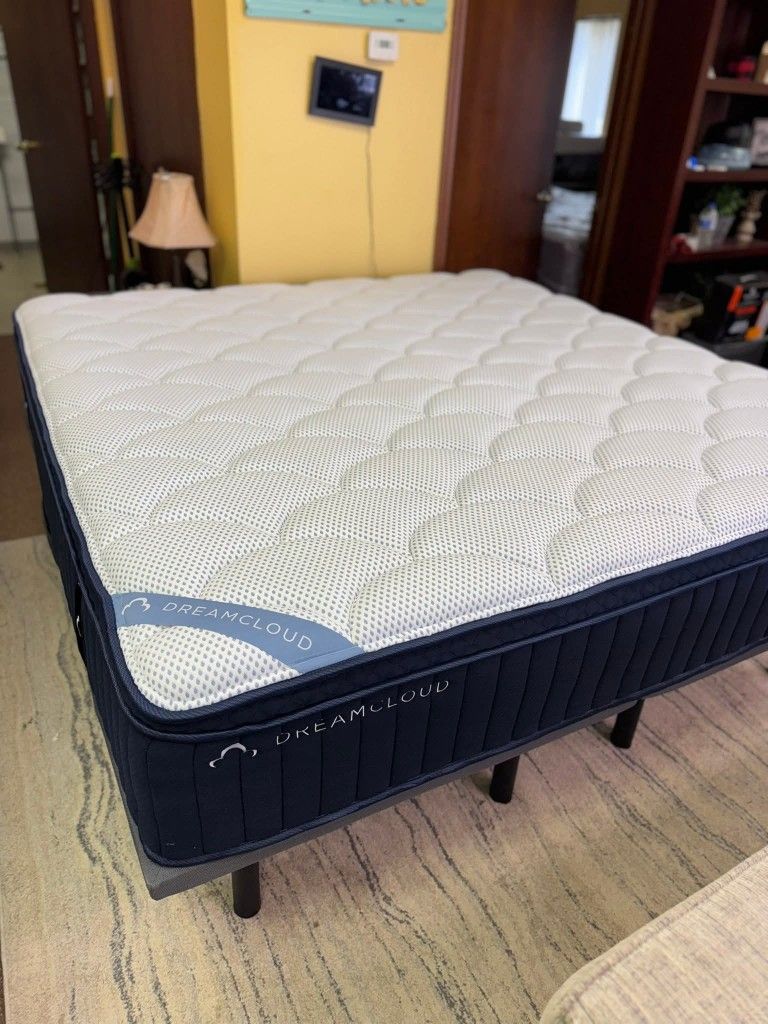 The DreamCloud Premier, King, Like New, Perfect Condition