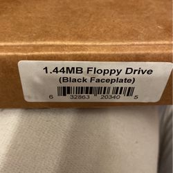 1.44MB FLOPPY DRIVE (Black FacePlate)