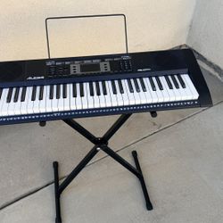 Alesis Melody61 Keyboard with Stand
