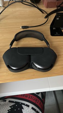 AirPod Maxes