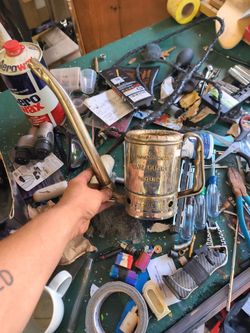 vintage Swingspout 1-Quart Liquid Measure Oil Can (manufactured by the Swingspout Measure Co. / Huffman Mfg. Co.)