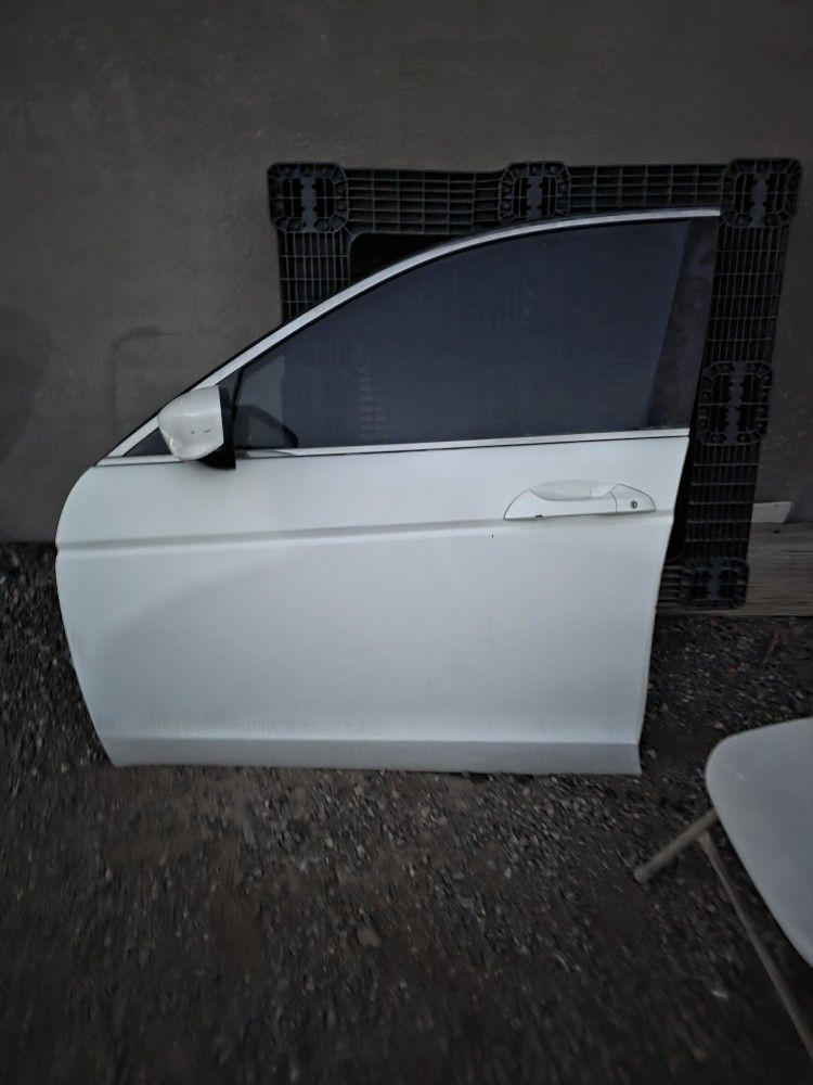 2008-2012 Honda Accord Front Door Left OEM