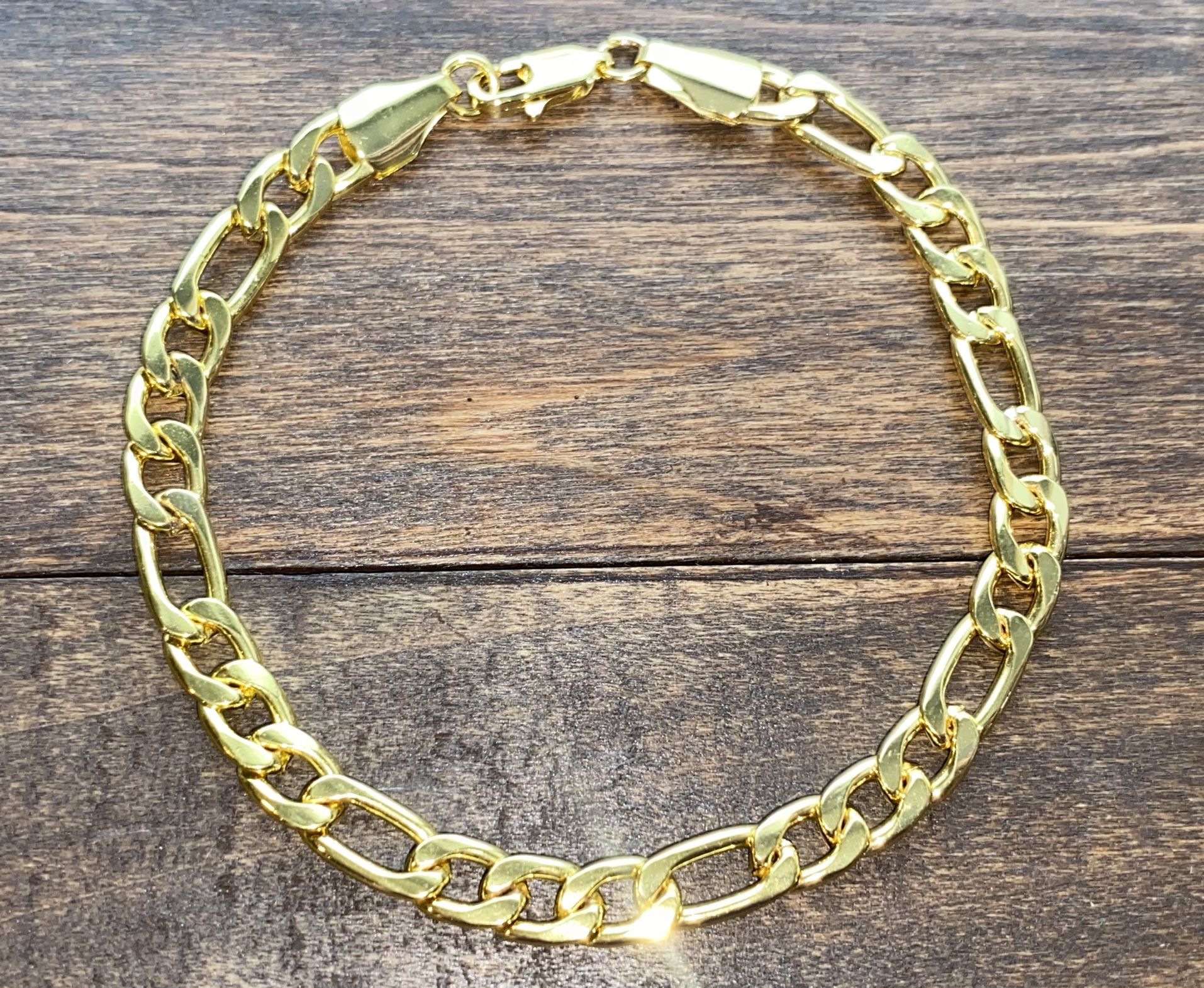New Gold Toned Chain Bracelet