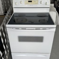 Electric Stove , Dishwasher And Range Microwave With Exhaust