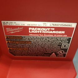 Milwaukee Packout Light/charger