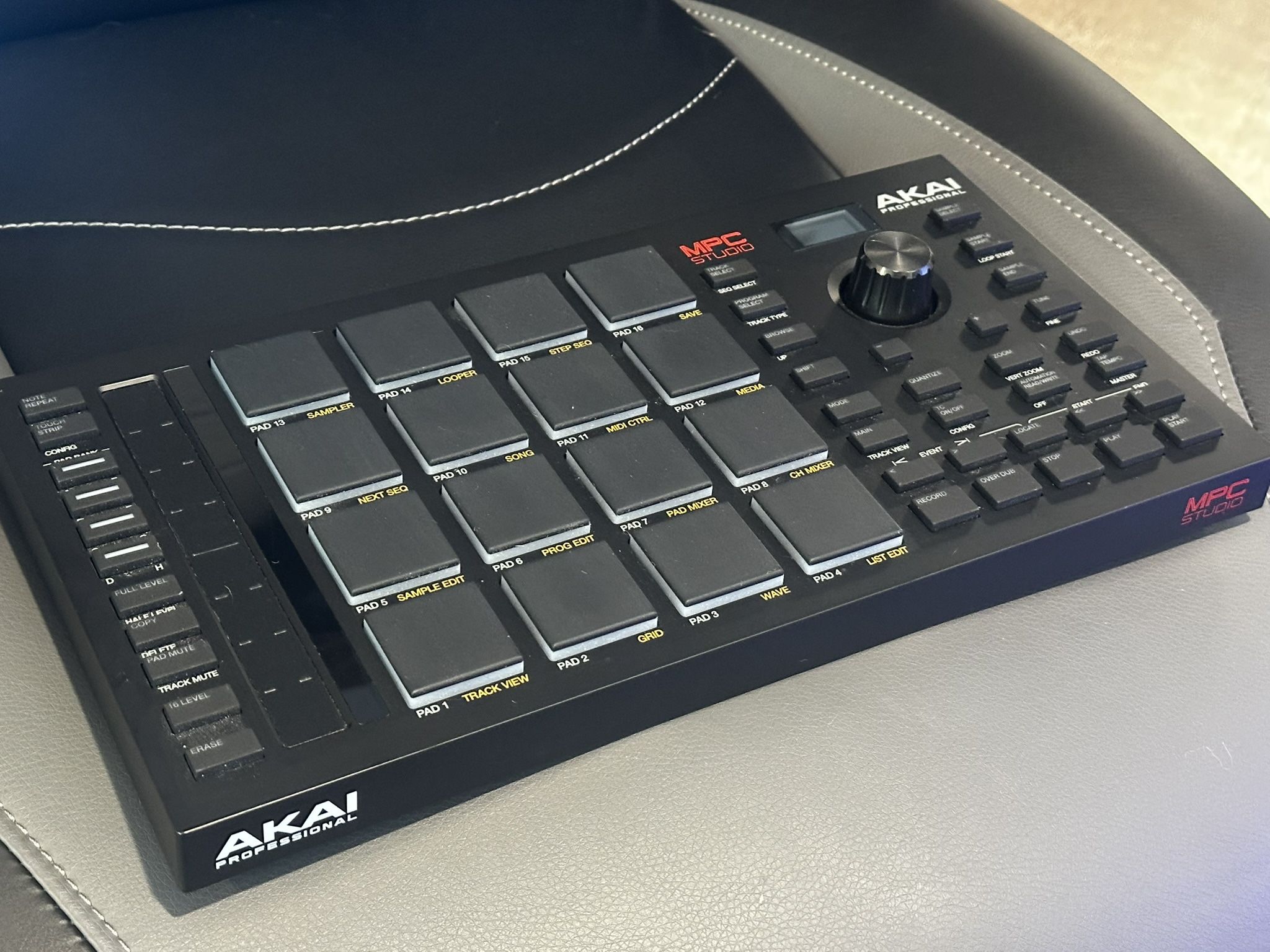 AKAI MPC Studio